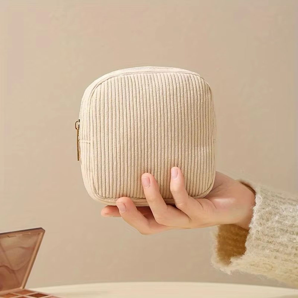 Large Capacity Sanitary Pads B - огляд і ціна Cable Organizer Travel