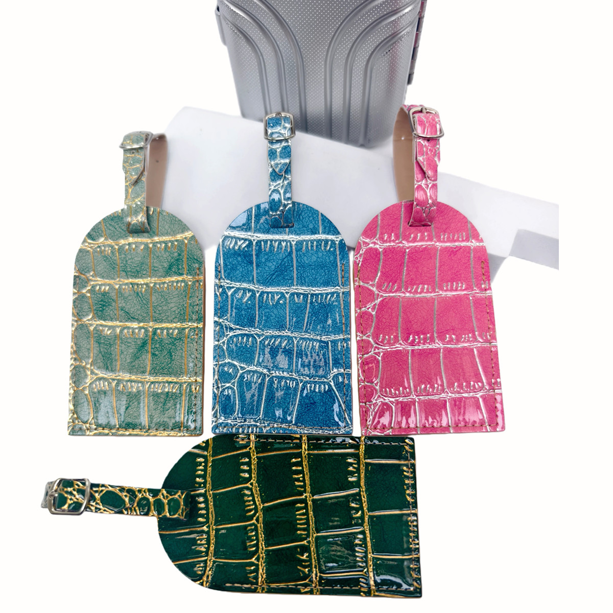 Crocodile Embossed Gold/Silver - огляд і ціна Travel Accessories Name
