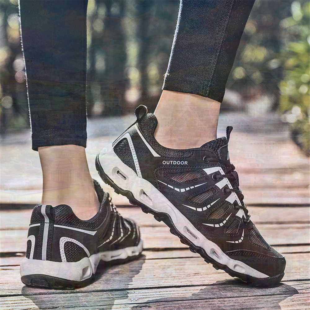 Sumer Round Tip Silver Sneaker - огляд і ціна Travel Accessories Overseas