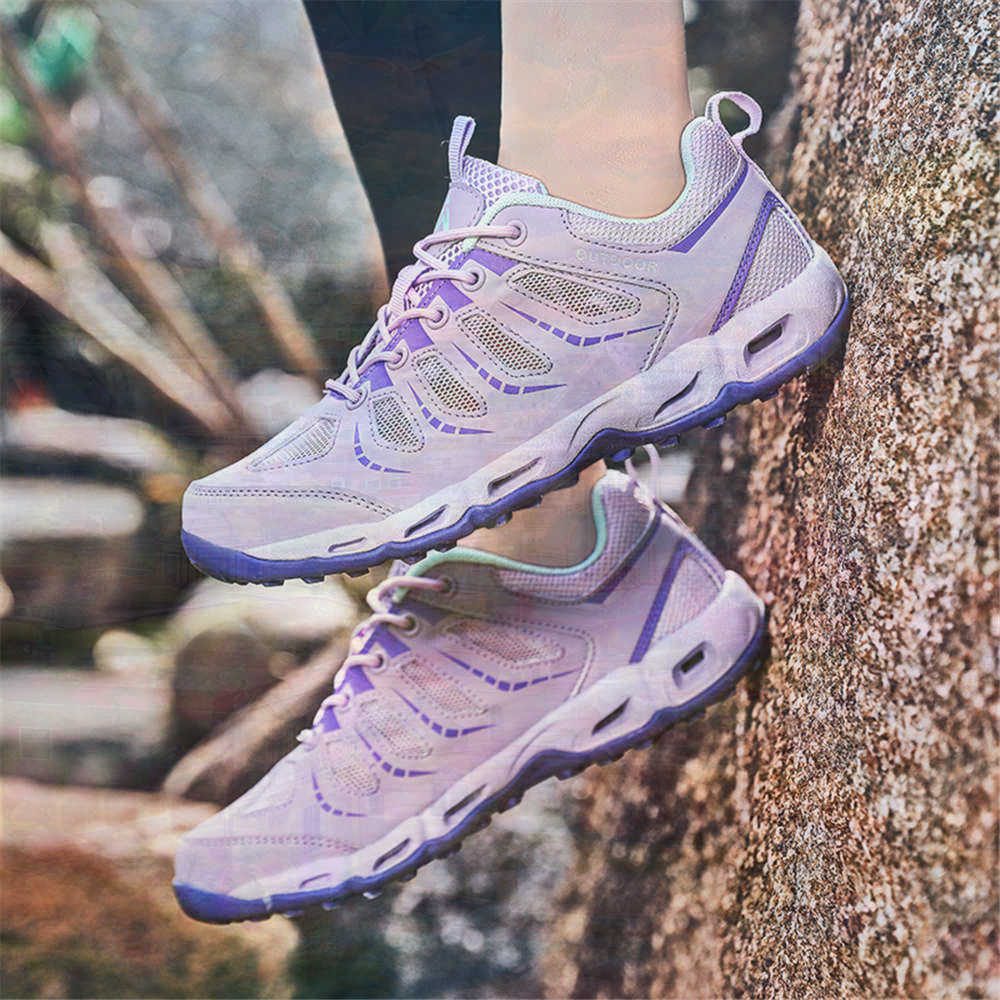 Sumer Round Tip Silver Sneaker - огляд і ціна Travel Accessories Overseas