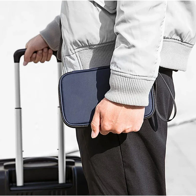 Lightweight Family Travel Pass - огляд і ціна Travel Accessories Wallet